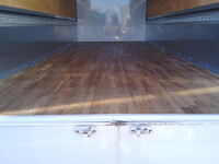 いすゞフォワードアルミウイング中型（4t）[写真21]