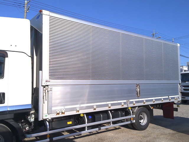 いすゞフォワードアルミウイング中型（4t）[写真06]