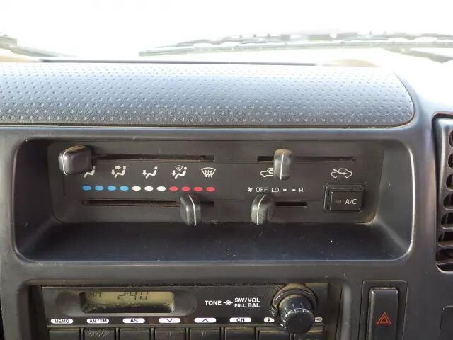 トヨタトヨエース平ボディ小型（2t・3t）[写真12]