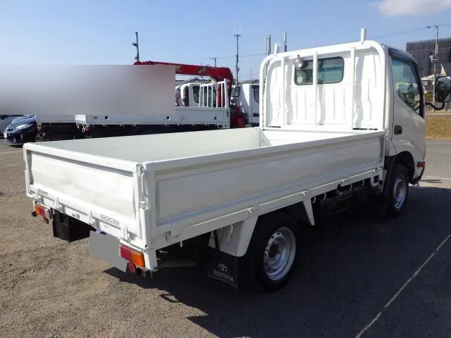 トヨタトヨエース平ボディ小型（2t・3t）[写真02]