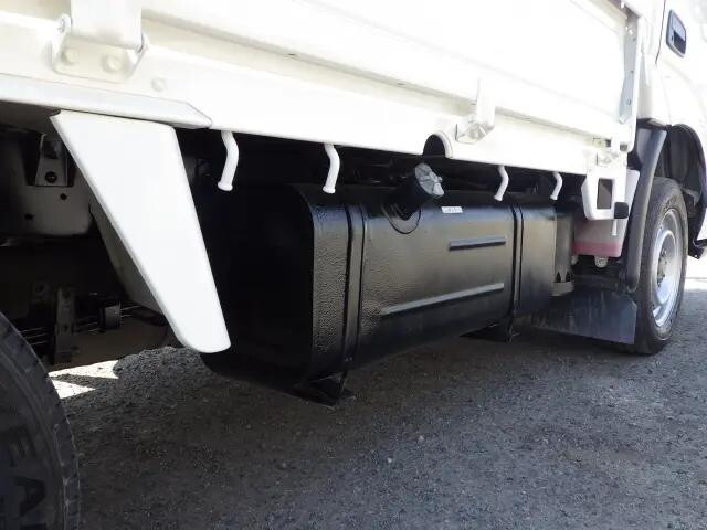 トヨタトヨエース平ボディ小型（2t・3t）[写真28]