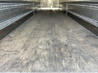 いすゞギガアルミウイング大型（10t）[写真12]