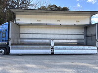 いすゞギガアルミウイング大型（10t）[写真17]