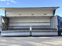 いすゞギガアルミウイング大型（10t）[写真20]