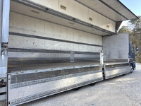 いすゞギガアルミウイング大型（10t）[写真21]