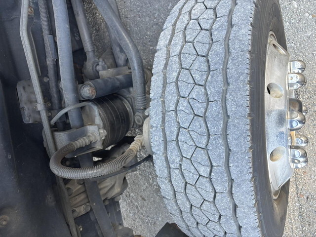 いすゞギガアルミウイング大型（10t）[写真28]