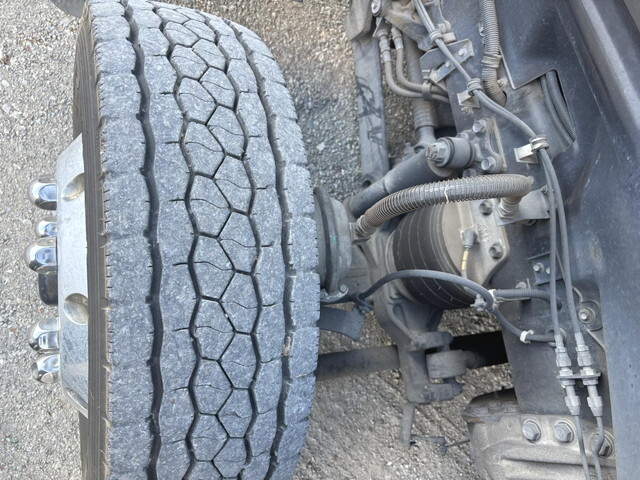 いすゞギガアルミウイング大型（10t）[写真29]