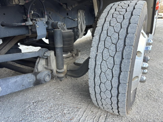 いすゞギガアルミウイング大型（10t）[写真30]