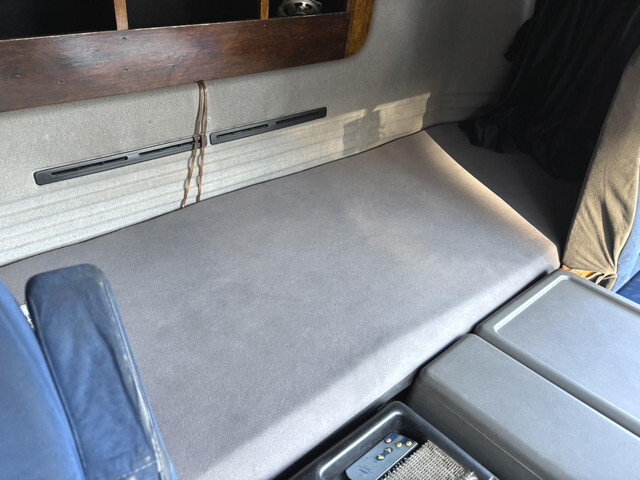 いすゞギガアルミウイング大型（10t）[写真33]