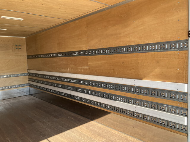 三菱ふそうキャンターアルミバン小型（2t・3t）[写真14]