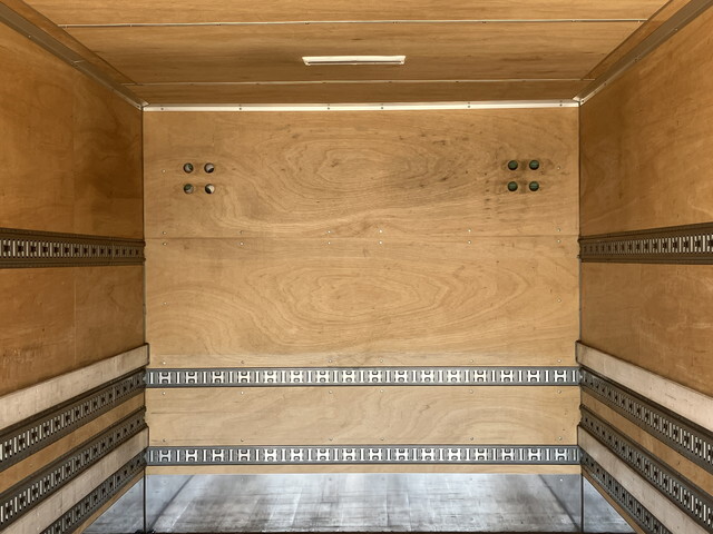 三菱ふそうキャンターアルミバン小型（2t・3t）[写真17]