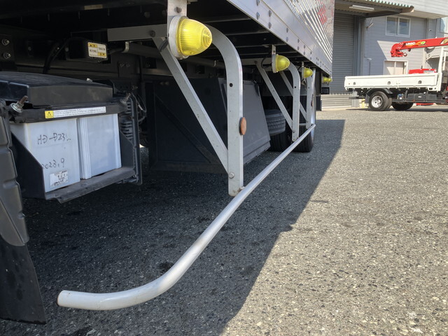 三菱ふそうキャンターアルミバン小型（2t・3t）[写真26]