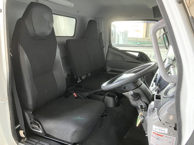 三菱ふそうキャンターアルミバン小型（2t・3t）[写真32]