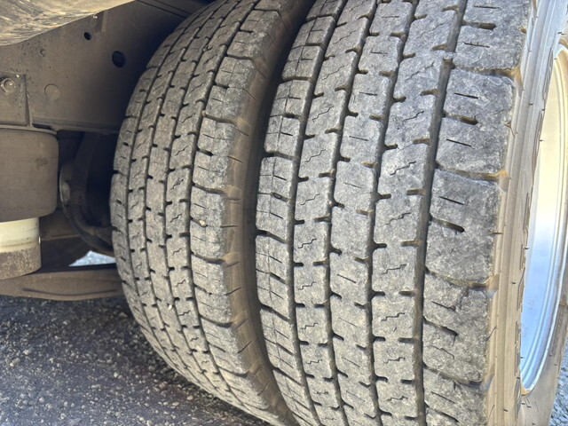 日野プロフィアセルフローダー大型（10t）[写真27]