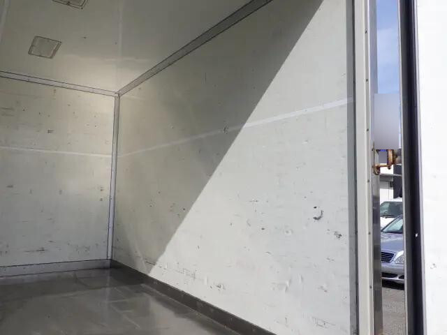 日野デュトロ保冷バン小型（2t・3t）[写真17]