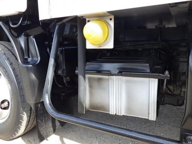 日野デュトロ保冷バン小型（2t・3t）[写真28]