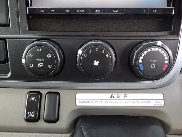 三菱ふそうキャンターアルミバン小型（2t・3t）[写真10]