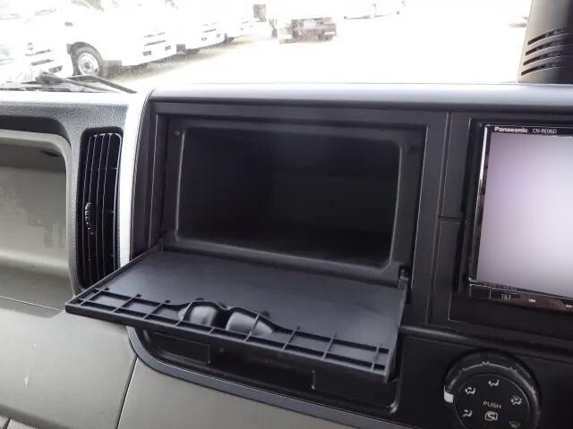 三菱ふそうキャンターアルミバン小型（2t・3t）[写真14]