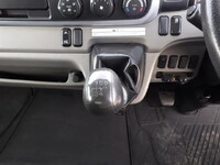 三菱ふそうキャンターアルミバン小型（2t・3t）[写真16]