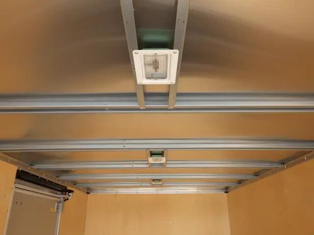 三菱ふそうキャンターアルミバン小型（2t・3t）[写真24]