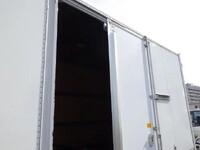 三菱ふそうキャンターアルミバン小型（2t・3t）[写真27]