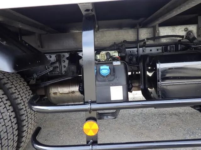 三菱ふそうキャンターアルミバン小型（2t・3t）[写真35]