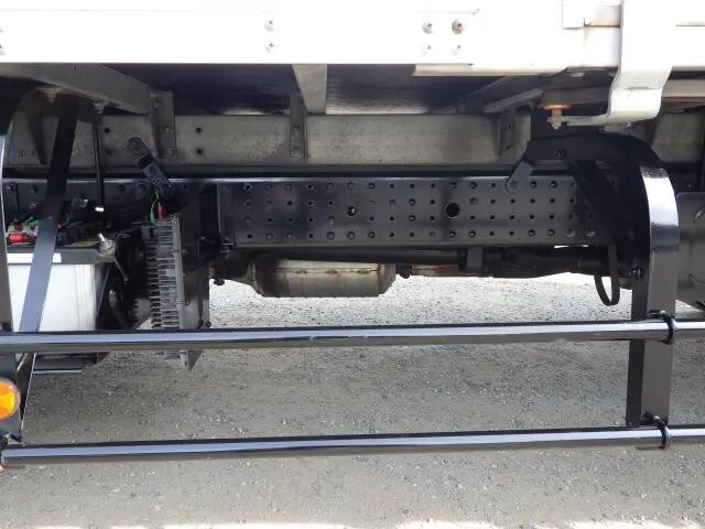 三菱ふそうキャンターアルミバン小型（2t・3t）[写真36]