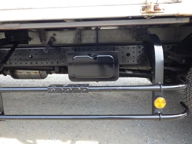 三菱ふそうキャンターアルミバン小型（2t・3t）[写真37]