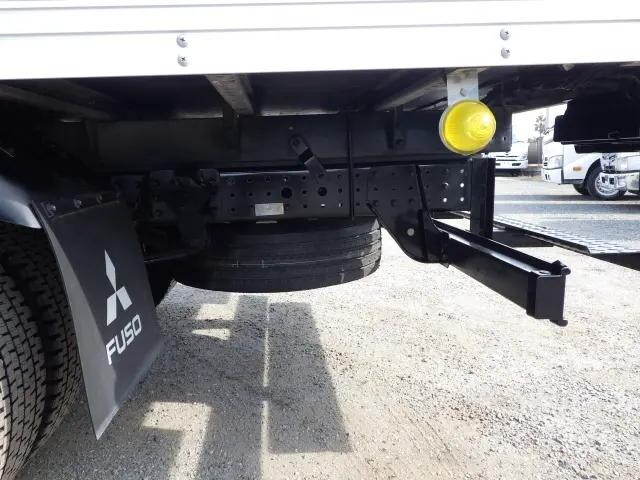 三菱ふそうキャンターアルミバン小型（2t・3t）[写真40]