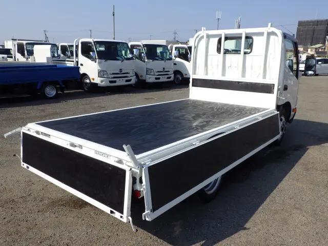 トヨタトヨエース平ボディ小型（2t・3t）[写真22]