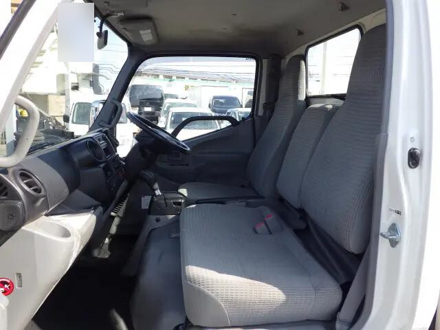 トヨタトヨエース平ボディ小型（2t・3t）[写真08]