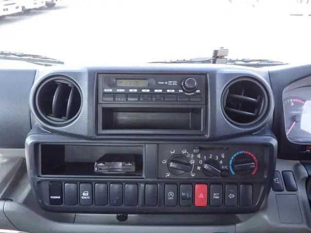 トヨタトヨエース平ボディ小型（2t・3t）[写真09]