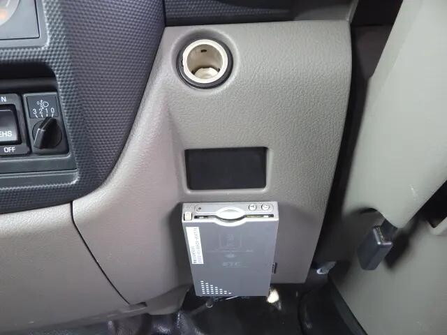 日産アトラス平ボディ小型（2t・3t）[写真11]