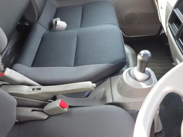 日産アトラス平ボディ小型（2t・3t）[写真15]