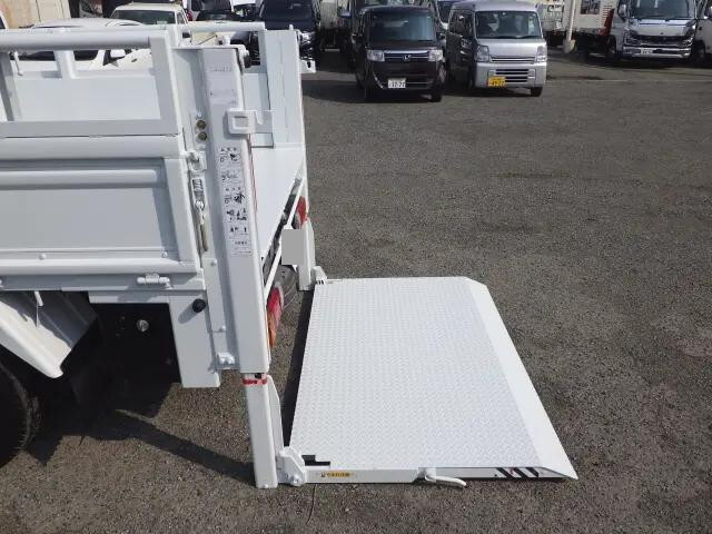日産アトラス平ボディ小型（2t・3t）[写真24]