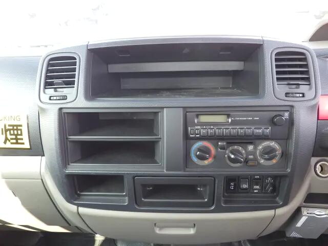 日産アトラス平ボディ小型（2t・3t）[写真09]