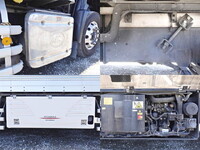 UDトラックスクオン冷凍車（冷蔵車）大型（10t）[写真18]