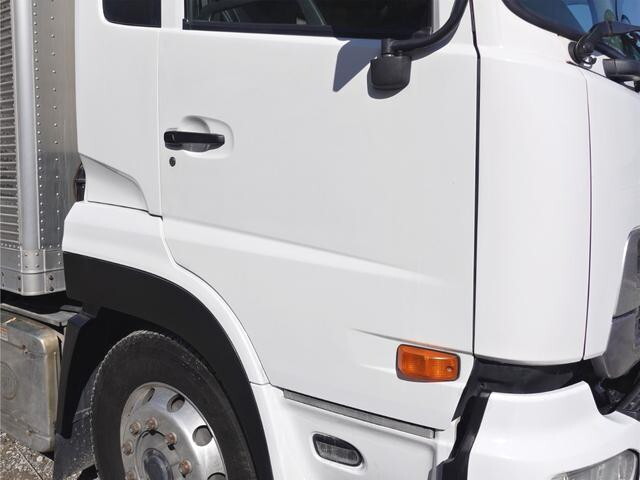 UDトラックスクオン冷凍車（冷蔵車）大型（10t）[写真05]