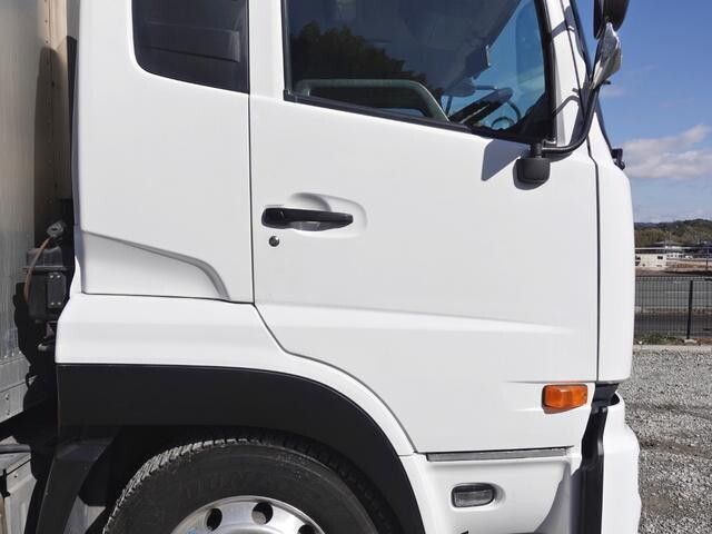 UDトラックスクオン冷凍車（冷蔵車）大型（10t）[写真06]