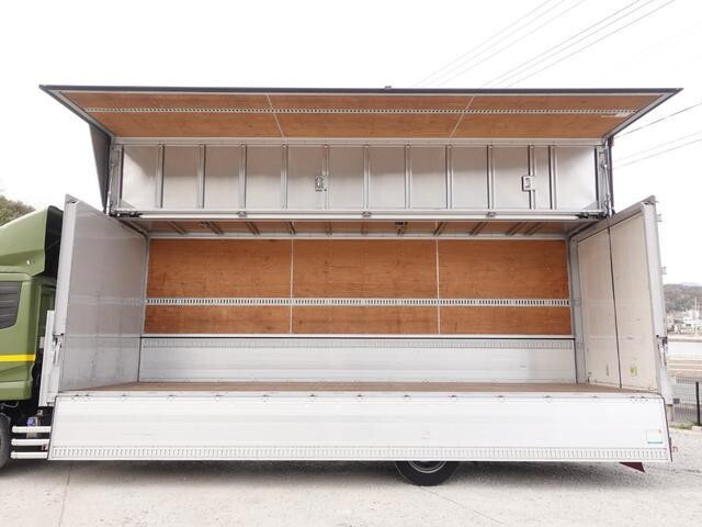 UDトラックスコンドルアルミウイング増トン（6t・8t）[写真10]