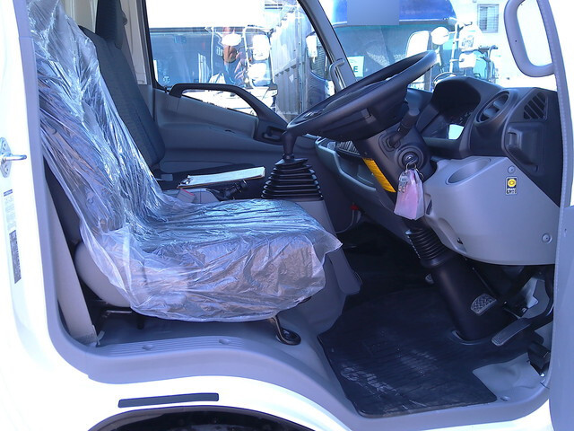 日野デュトロ冷凍車（冷蔵車）小型（2t・3t）[写真18]