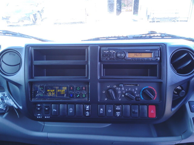 日野デュトロ冷凍車（冷蔵車）小型（2t・3t）[写真23]