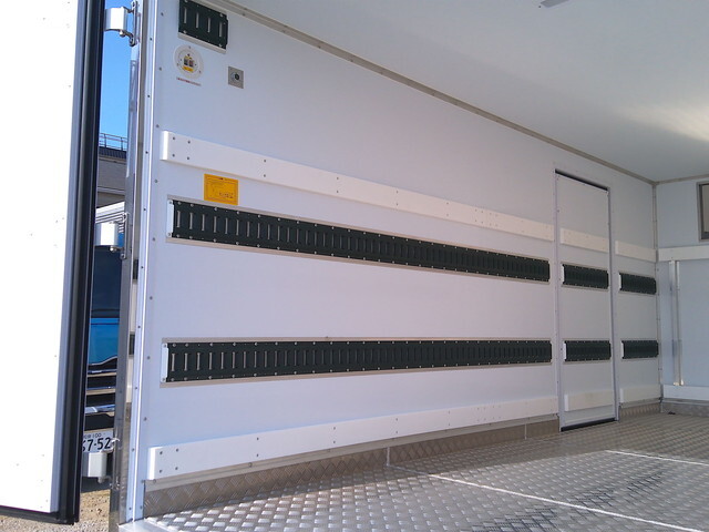 日野デュトロ冷凍車（冷蔵車）小型（2t・3t）[写真33]