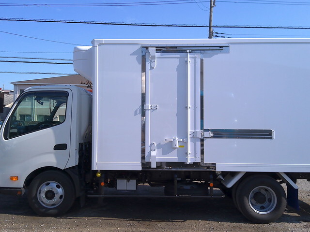 日野デュトロ冷凍車（冷蔵車）小型（2t・3t）[写真06]