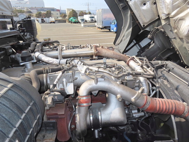 いすゞギガトレーラーヘッド（トラクターヘッド）大型（10t）[写真16]