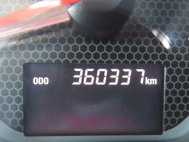 いすゞギガトレーラーヘッド（トラクターヘッド）大型（10t）[写真24]