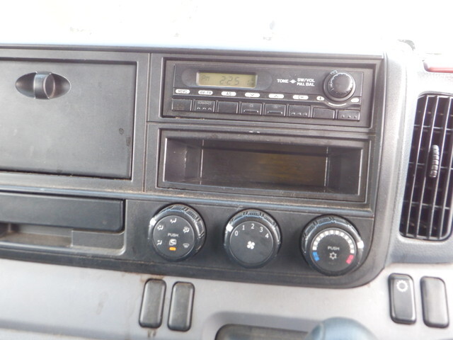 三菱ふそうキャンターダブルキャブ（Wキャブ）小型（2t・3t）[写真16]