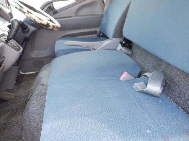 三菱ふそうキャンターダブルキャブ（Wキャブ）小型（2t・3t）[写真20]