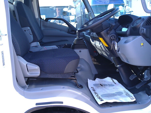 日野デュトロ平ボディ小型（2t・3t）[写真20]