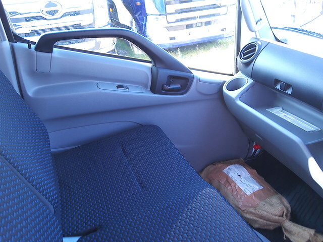 日野デュトロ平ボディ小型（2t・3t）[写真25]